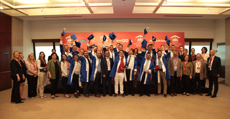 Akbank continues to support family companies