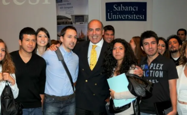 Muhtar Kent’ten Sabancı Üniversitesi öğrencilerine önemli dersler