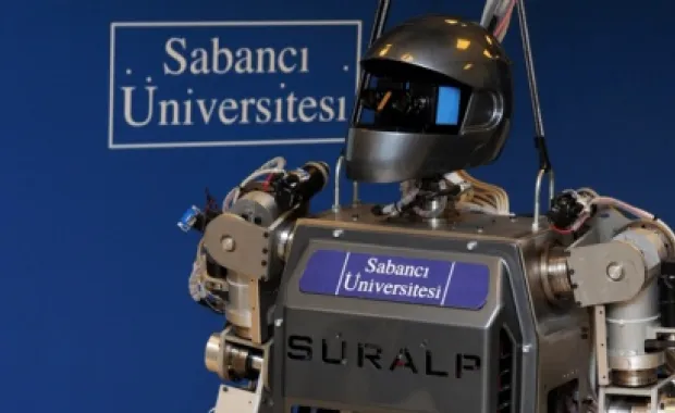 Sabancı Üniversitesi Mekatronik Mühendislerinin Büyük Başarısı! Türkiye’nin İlk İnsansı Robotu: “SURALP”