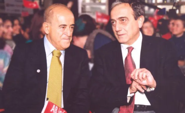 ya, bu gençlerle beraber olmak ne güzel, sen çok şanslısın