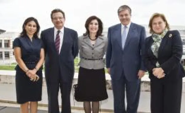 Deutsche Bank CEO’su Dr. Josef Ackermann Sabancı Üniversitesi’ndeki konuşmasında, “Finans sektörü,   zorlukları ve çok boyutlu yapısı ile interdisipliner bilgi ve düşünce sistemi gerektirir” dedi.