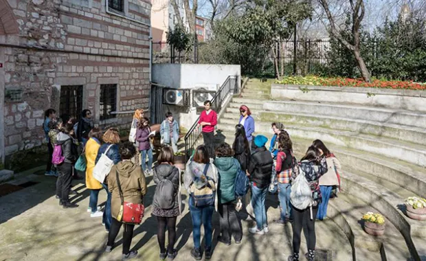 Cins Adımlar Balat’ta yürüdü