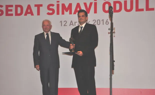 Ali Koşar'a Fen Bilimleri dalında Sedat Simavi ödülü verildi