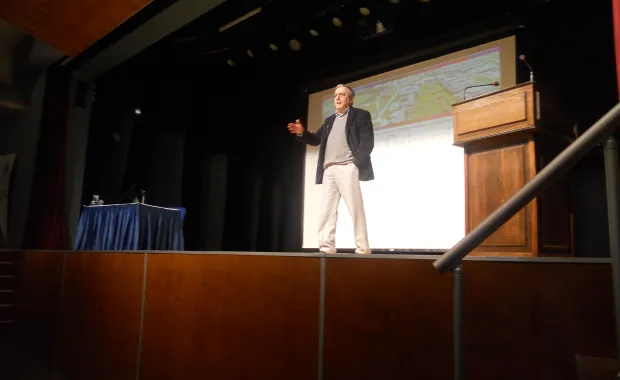 Tosun Terzioğlu Üsküdar Amerikan Lisesi’nde öğrencilerle buluştu