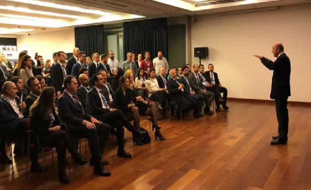 Şerif Kaynar: Pamuk Prenses’ten Daha Beyaz Olmalısınız