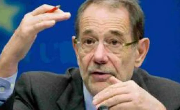 BUGÜN SAAT 17.00'de: NATO Eski Genel Sekreteri'nden 2011'deki Türkiye, Dünya ve Avrupa'nın değerlendirmesini dinleyeceksiniz