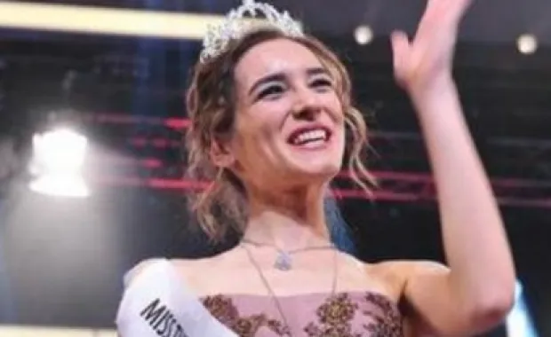 FENS 2011 mezunumuz ve öğrencimiz Miss Turkey'de 3. oldu