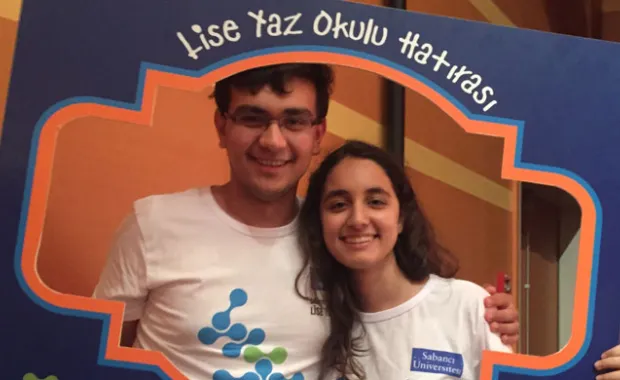 LYO Öğrencimiz Nazlı Yurdakul ve Rektörümüzün Çalışması