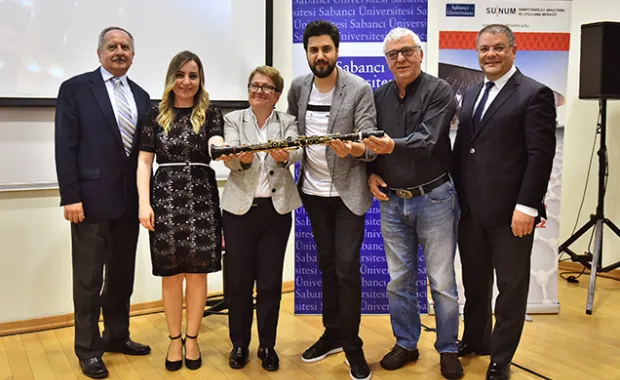Sabancı Üniversitesi ve Akıneri Müzik, dünyanın ilk grafen katkılı müzik aleti ile bilimi sanatla buluşturdu.