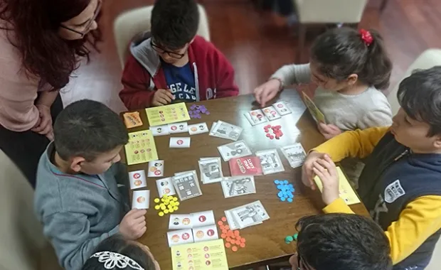 “Neden Olmasın” ve “Mesela Sokağı” Vanlı Öğrencilerle Buluştu