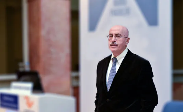 Prof. Dr. S. Tamer Çavuşgil’e AIB’den Altın Madalya