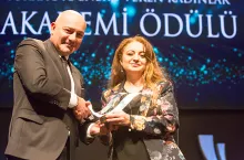 Türkiye’ye Enerji Veren Kadınlar Akademi Ödülü sahibi Selmiye Alkan Gürsel oldu